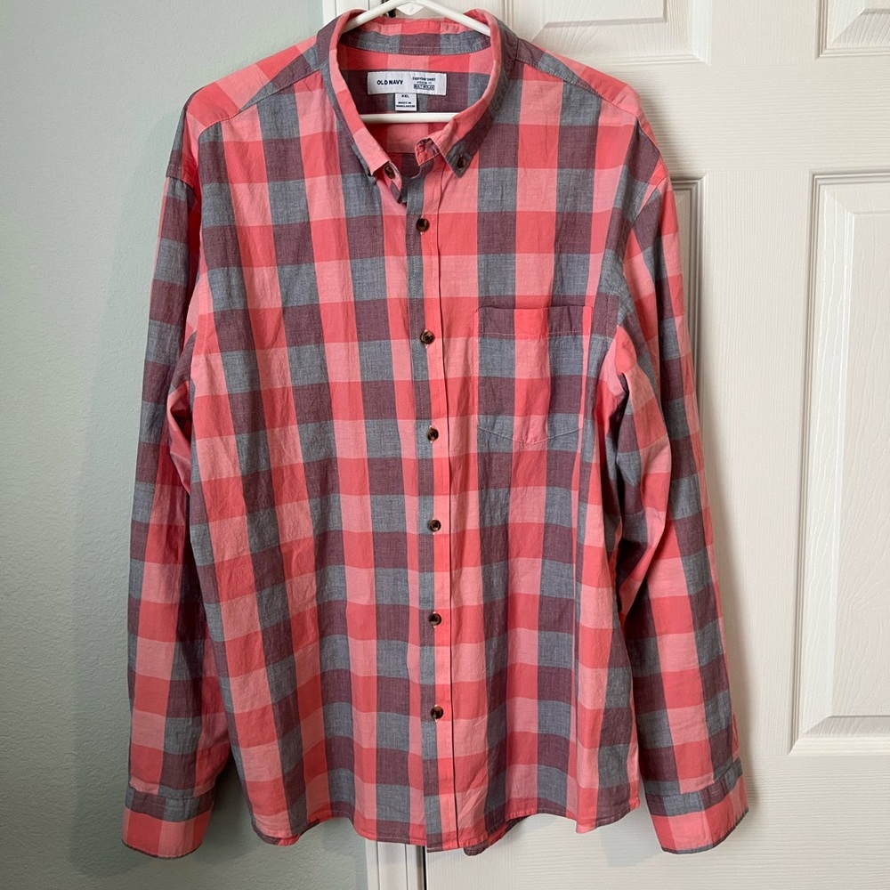 Old Navy Men’s Regular Fit Plaid Shirt